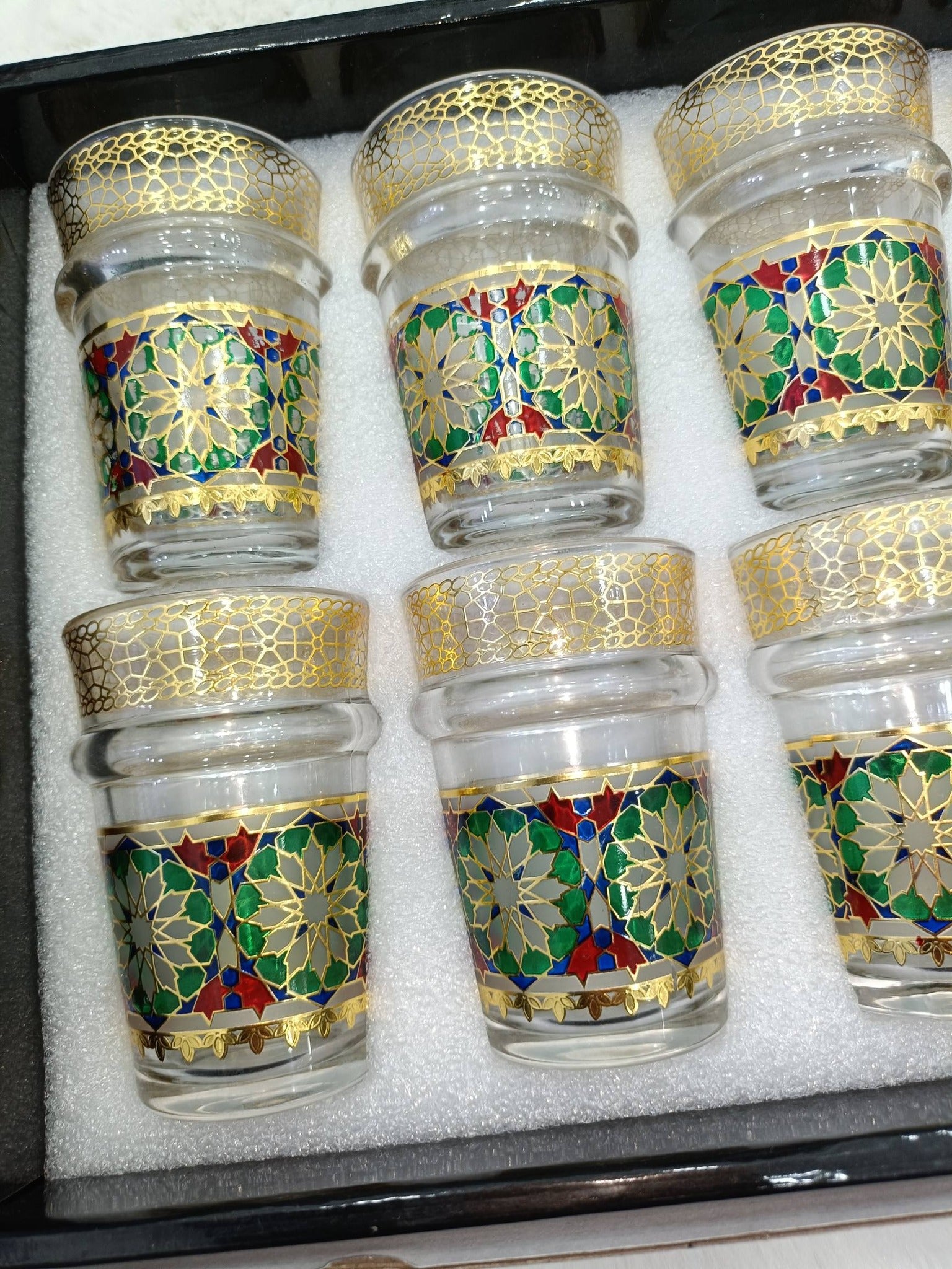 طقم أكواب شاي الزليج - 12 قطعة بثلاث الوان مختلفة